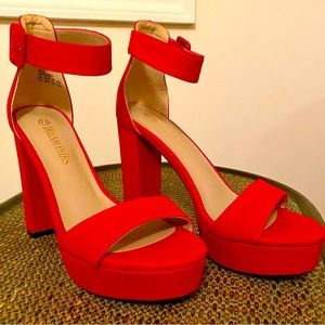 DreamPairs Womens size 7.5 platform heels